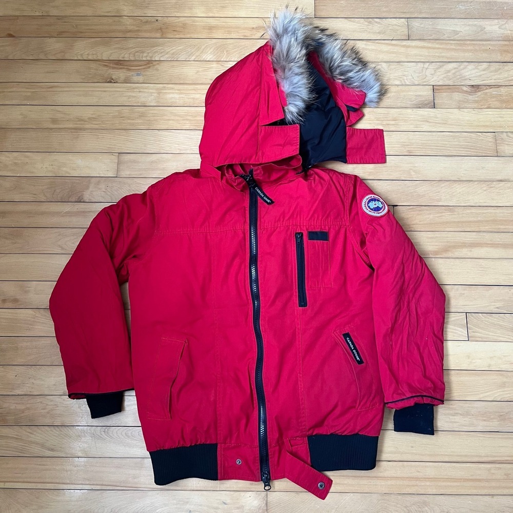 Canada Goose Chilliwack Bomber Jacket Red Mens Medium 7950M Fur Hood Parka